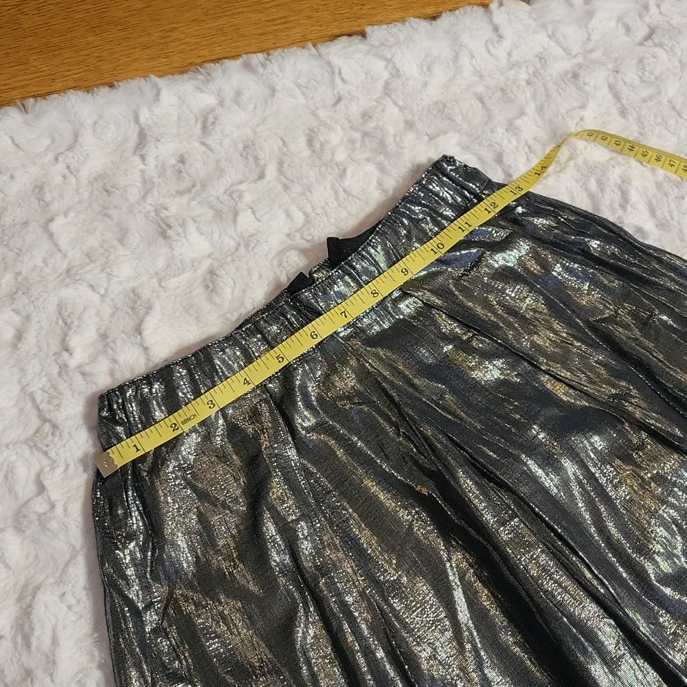 Gap Kids Metallic Silver Skirt, Girls size 14, Great Condition!